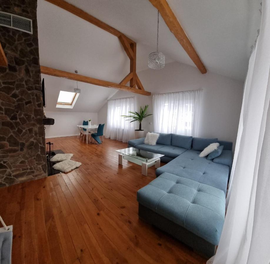 Attic 33 Apartment Campulung Moldovenesc Exterior photo